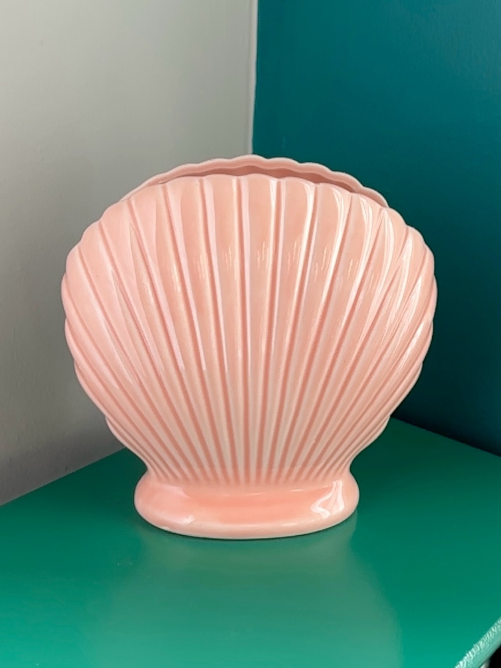 Vintage seashell scallop shaped ceramic vase